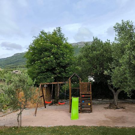 Home Away From Home With Outdoor Pool, Botanical Garden And A Beautiful Sea View Kaštela 외부 사진