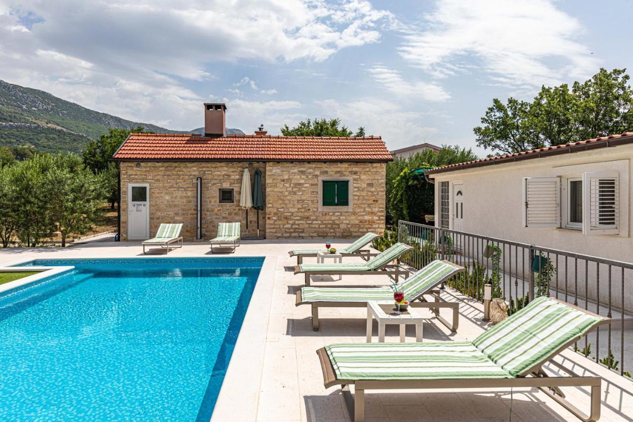 Home Away From Home With Outdoor Pool, Botanical Garden And A Beautiful Sea View Kaštela 외부 사진