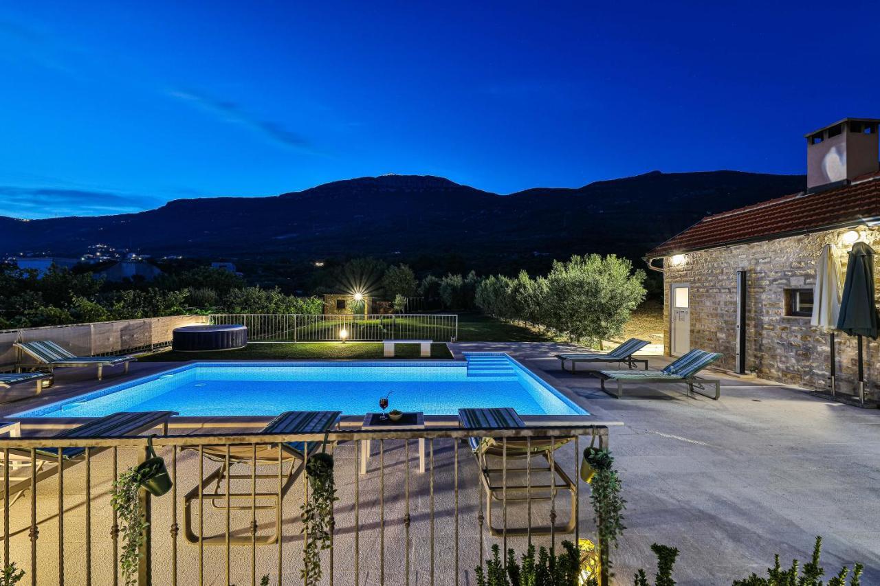 Home Away From Home With Outdoor Pool, Botanical Garden And A Beautiful Sea View Kaštela 외부 사진