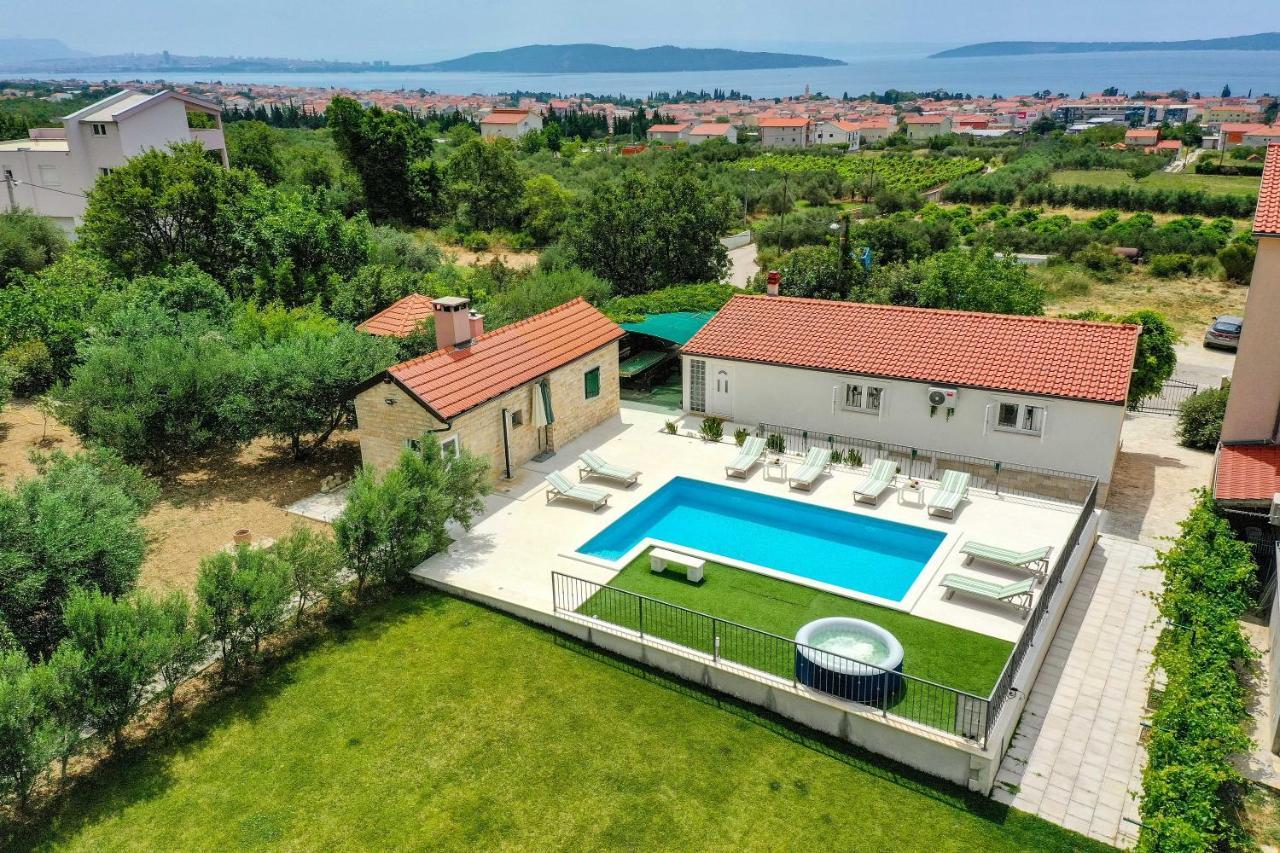 Home Away From Home With Outdoor Pool, Botanical Garden And A Beautiful Sea View Kaštela 외부 사진