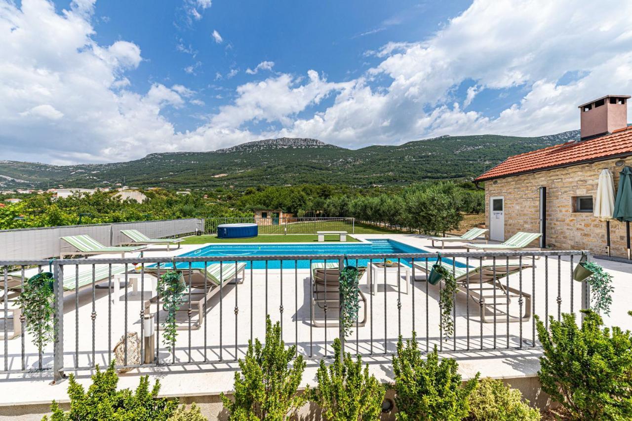 Home Away From Home With Outdoor Pool, Botanical Garden And A Beautiful Sea View Kaštela 외부 사진