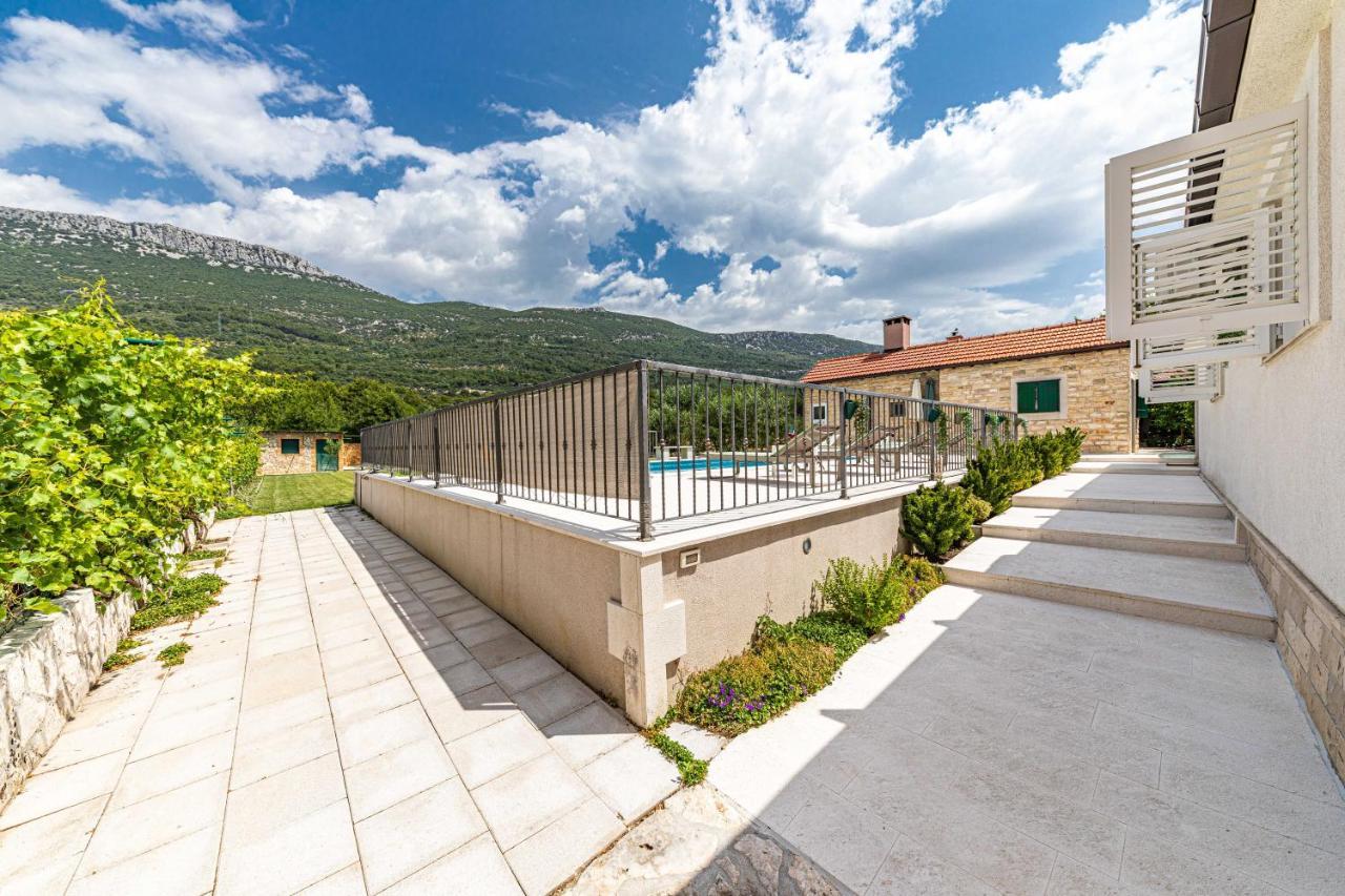 Home Away From Home With Outdoor Pool, Botanical Garden And A Beautiful Sea View Kaštela 외부 사진
