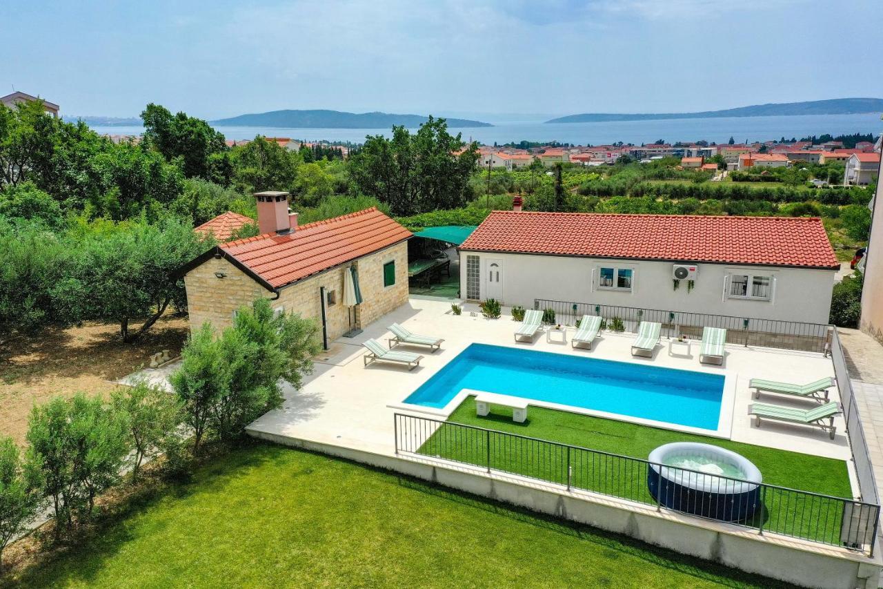 Home Away From Home With Outdoor Pool, Botanical Garden And A Beautiful Sea View Kaštela 외부 사진