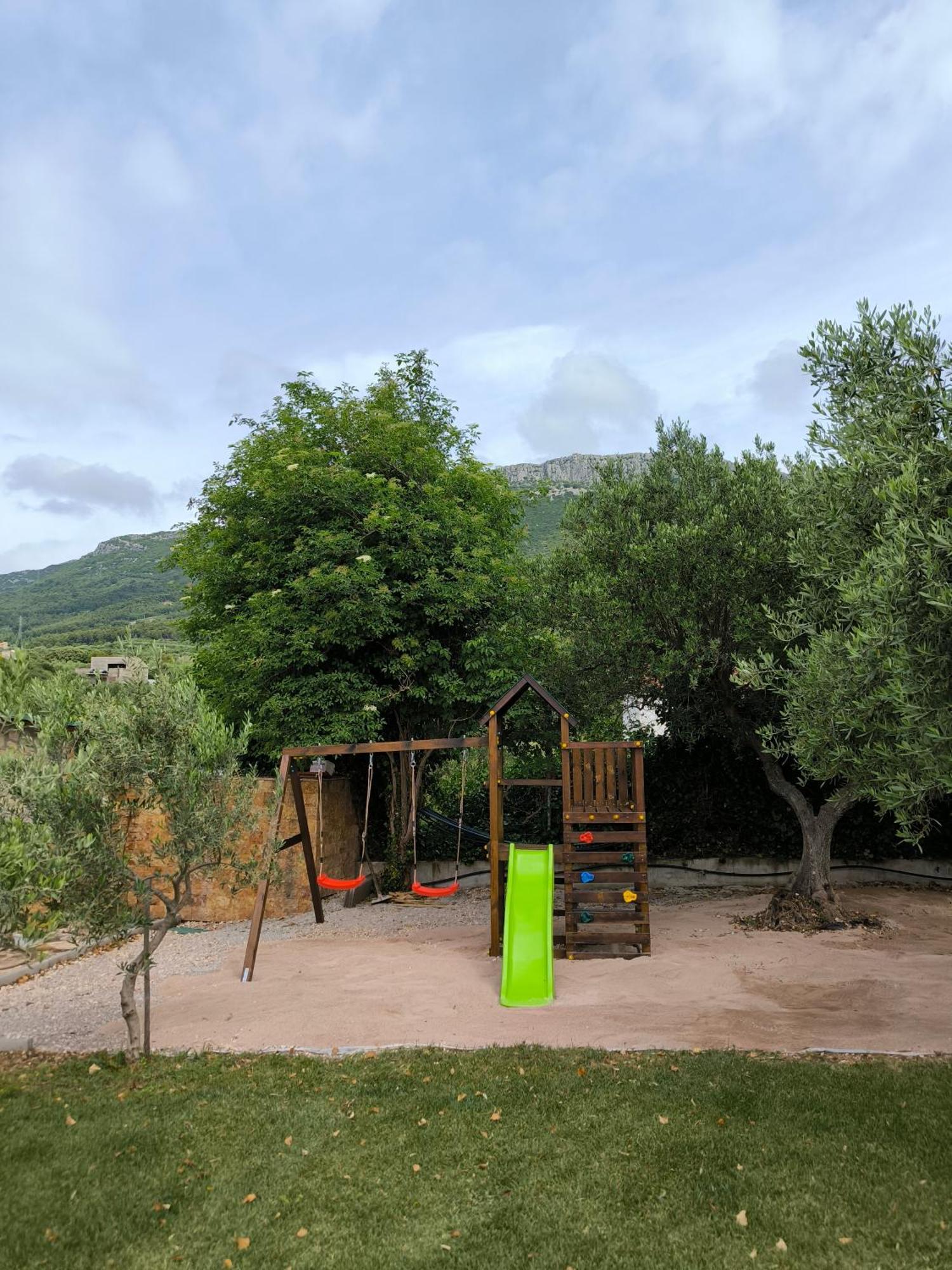 Home Away From Home With Outdoor Pool, Botanical Garden And A Beautiful Sea View Kaštela 외부 사진