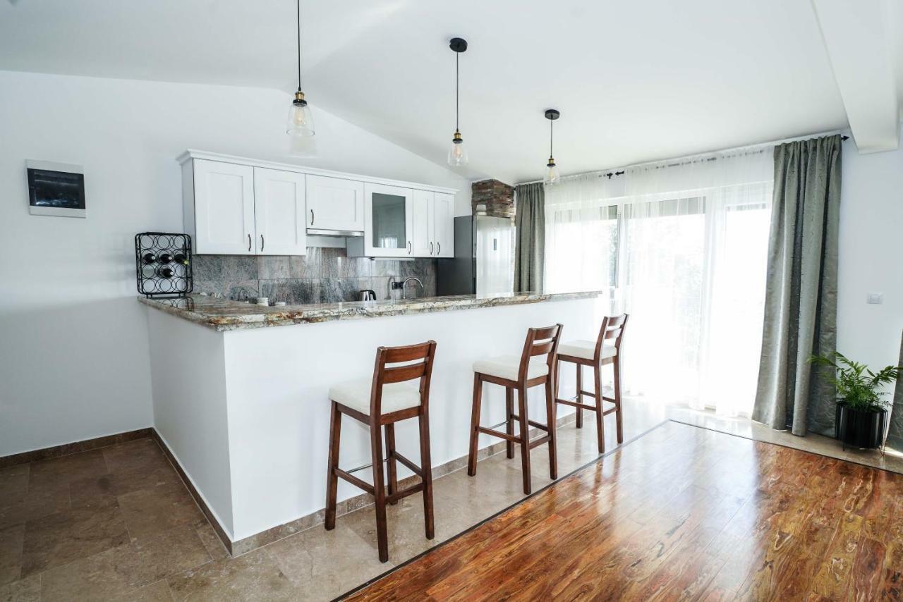 Home Away From Home With Outdoor Pool, Botanical Garden And A Beautiful Sea View Kaštela 외부 사진