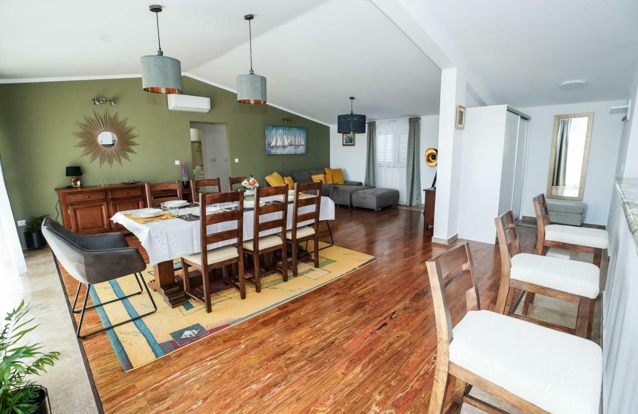Home Away From Home With Outdoor Pool, Botanical Garden And A Beautiful Sea View Kaštela 외부 사진