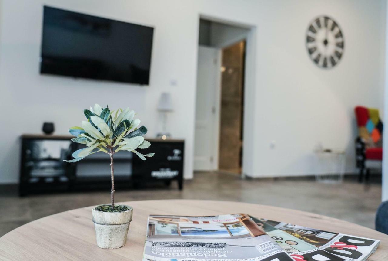 Home Away From Home With Outdoor Pool, Botanical Garden And A Beautiful Sea View Kaštela 외부 사진