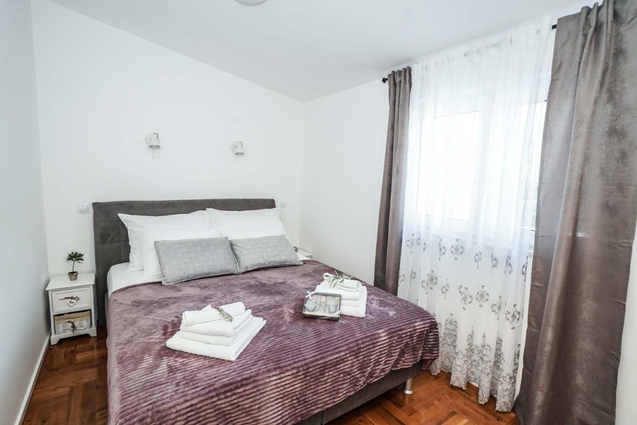 Home Away From Home With Outdoor Pool, Botanical Garden And A Beautiful Sea View Kaštela 외부 사진