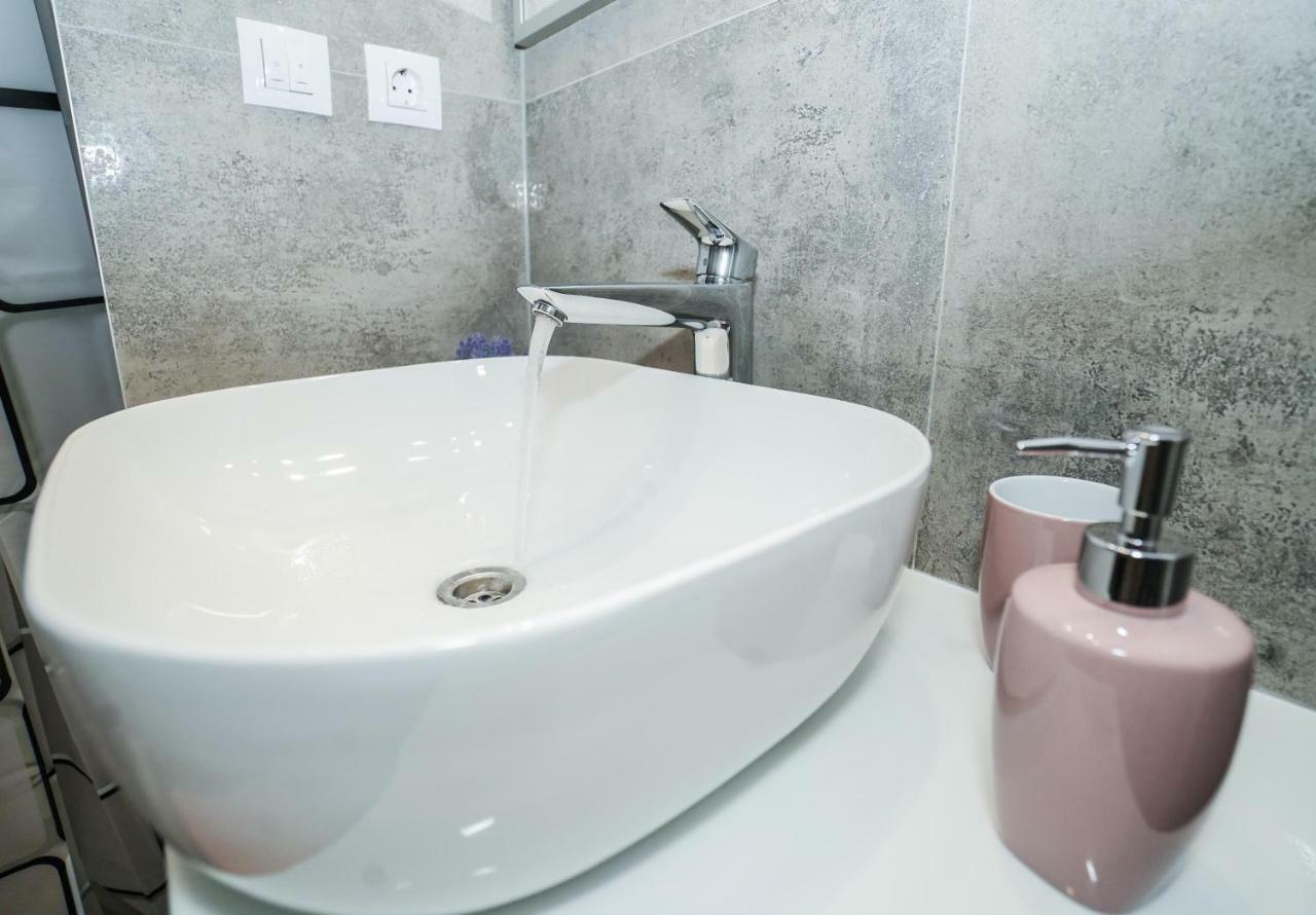 Home Away From Home With Outdoor Pool, Botanical Garden And A Beautiful Sea View Kaštela 외부 사진