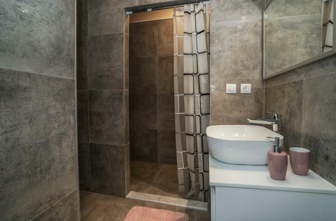 Home Away From Home With Outdoor Pool, Botanical Garden And A Beautiful Sea View Kaštela 외부 사진