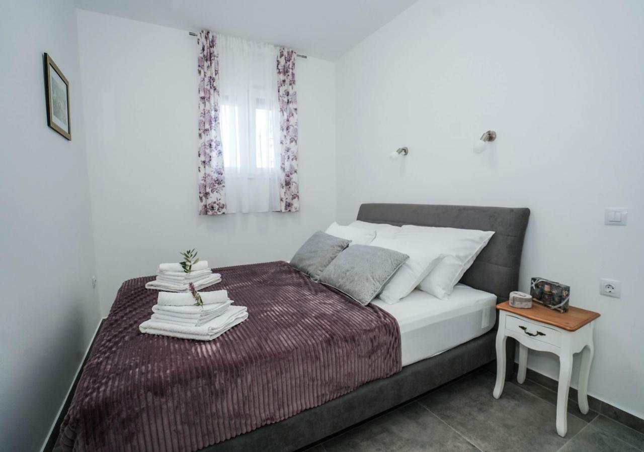 Home Away From Home With Outdoor Pool, Botanical Garden And A Beautiful Sea View Kaštela 외부 사진