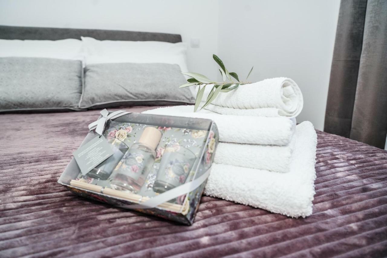 Home Away From Home With Outdoor Pool, Botanical Garden And A Beautiful Sea View Kaštela 외부 사진